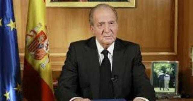 عاهل إسبانيا السابق خوان كارلوس يعود لبلاده بعد عامين فى المنفى