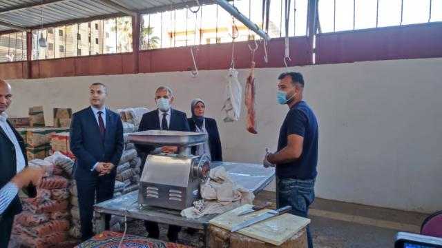 بالصور.. محافظ كفر الشيخ يتفقد الأسواق ويوجه بحملات لضبط لمنع احتكار السلع