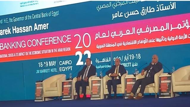 طارق فايد: 350% نسب الدين إلى الناتج القومي الإجمالي عالمياً