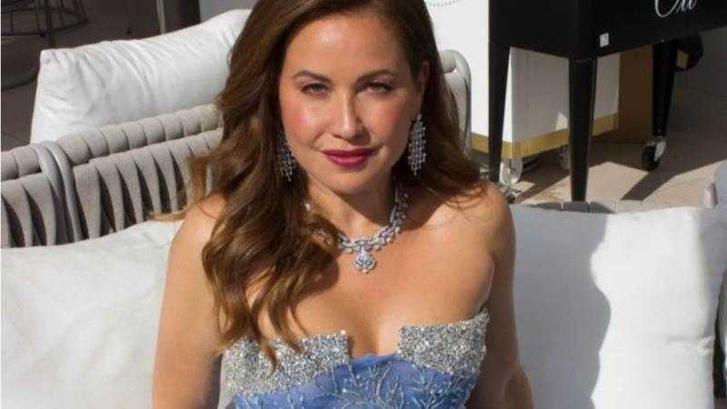 ريا أبي راشد.. إطلالة ساحرة بالأسود وحبات الألماس
