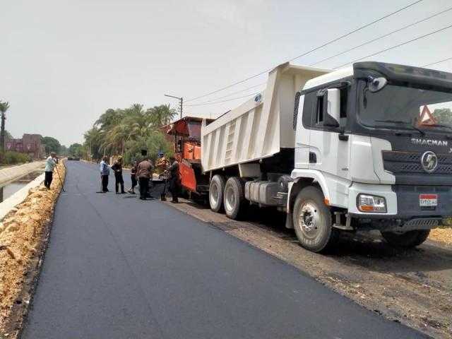 محافظ أسيوط: استمرار أعمال التطوير والتجميل بالمراكز برصف الشوارع الرئيسية وتركيب الإنترلوك بالحارات الضيقة