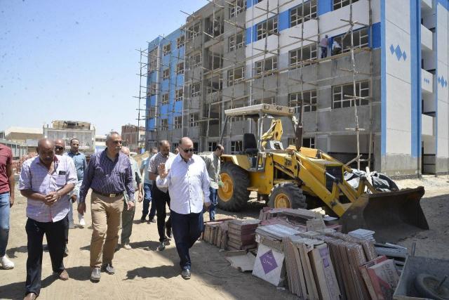 محافظ أسيوط يتفقد التشطيبات النهائية لمدرسة 30 يونيو الرسمية بحي غرب |صور