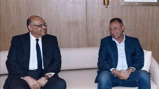 الخطيب يُبلغ السفير المصري بتطورات الموقف في ملعب مركب محمد الخامس