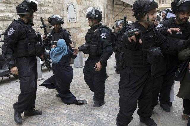 قوات الاحتلال الإسرائيلي تعتقل سيدتين من محيط المسجد الأقصى