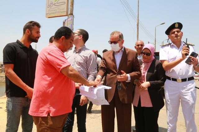 محافظ كفر الشيخ يتفقد موقع إنشاء كوبريين جديدين وأعمال تعديل المسارات بالقنطرة البيضاء والمرور