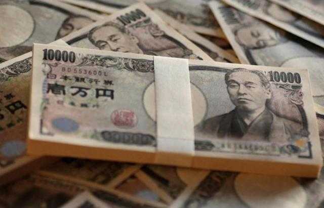 الين الياباني يتراجع أمام الدولار إلى أقل مستوياته منذ 20 عاما