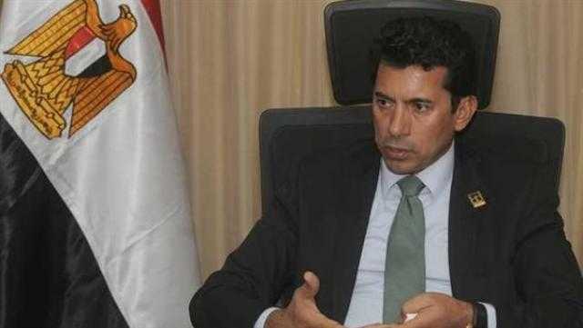 الشباب والرياضة عن سبب عدم تكريم علي زين : كان متجها للجزائر مباشرة