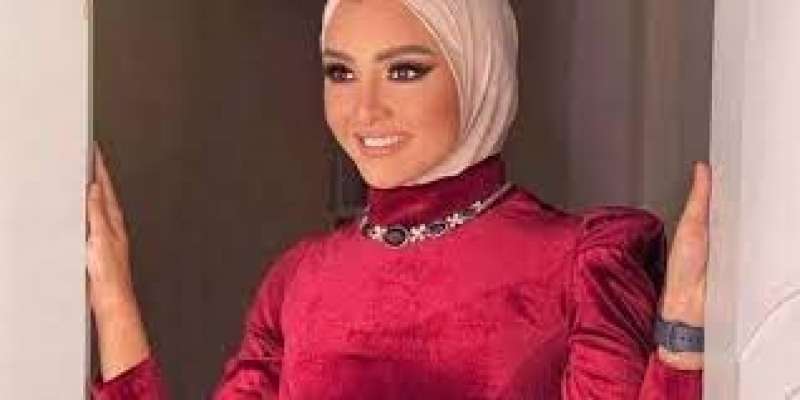 هلا رشدي،