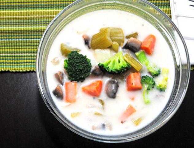 شوربة الخضار بالكريمة بطريقة جديدة ستجعلها المفضلة لدى أطفالك على المائدة