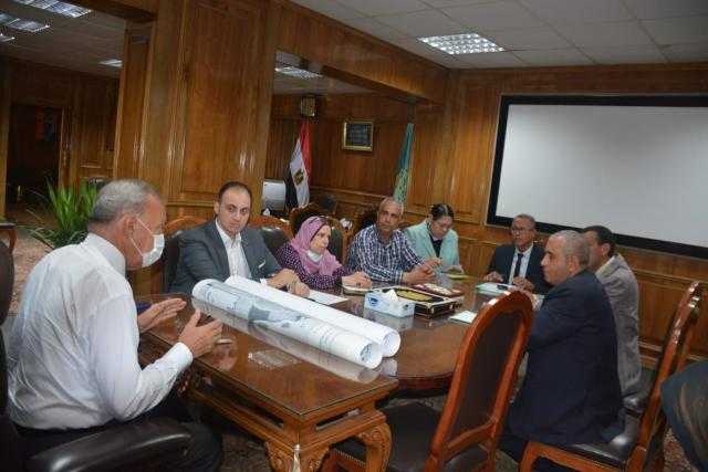 محافظ القليوبية يتابع عملية توريد الأقماح بالصوامع ويشدد على منع صرف الأسمدة للمزارعين المتقاعسين