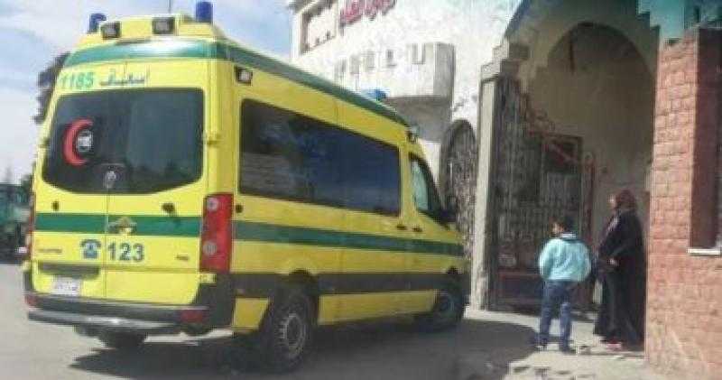 إصابة 3 أشخاص في انقلاب سيارة على الصحراوي الشرقي بسوهاج
