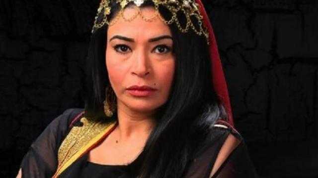 صفوة في ”كلام الناس”: شعري كله وقع وتمنيت الموت بعد زواجي من مدير أعمالي 18 سنة”