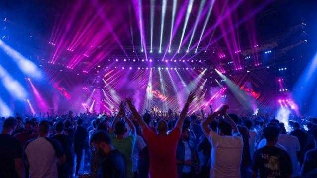 تخطى 6 آلاف شخص.. كايروكي وحمزة نمرة يشعلان حفلهم الأول بالرياض