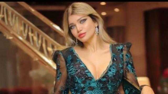 ياسمين الخطيب تتهتم إحدى المستشفيات بسرقة مجوهراتها: قلعوني الكولييهات وأنا في الغيبوبة