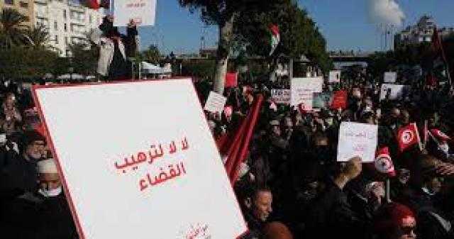 استقالة عضو من هيئة الانتخابات في تونس احتجاجا على أزمة القضاة المعزولين من قبل الرئيس
