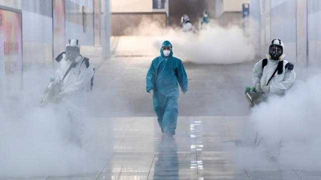 الصين تبدأ في إعادة فرض قيود لمواجهة فيروس كورونا