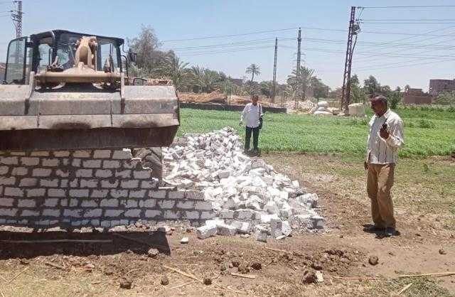 محافظ أسيوط: تنفيذ حملات إزالة التعديات على الأراضي الزراعية بعدة مراكز|صور