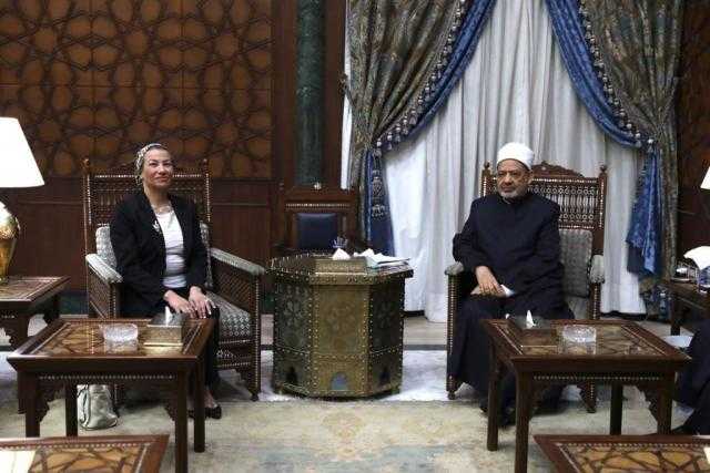 الإمام الأكبر يعلن استعداد الأزهر استضافة قمة قادة الأديان للتوعية بتغير المناخ