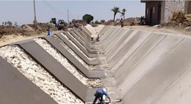 محافظ أسيوط: تأهيل وتبطين 1135 كم بـ 74 ترعة بمختلف مراكز المحافظة