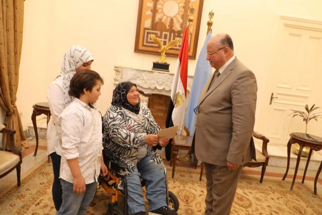 خط أحمر