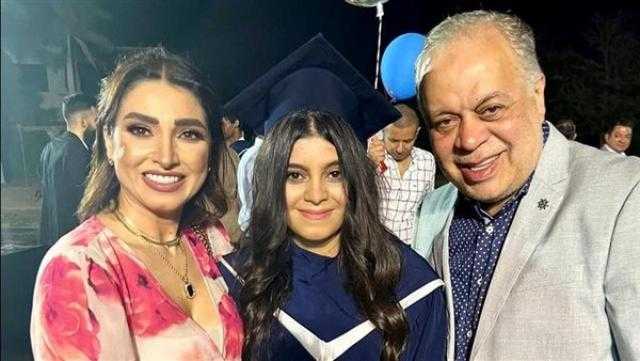 أشرف زكي يحتفل بتخرج ابنته مريم