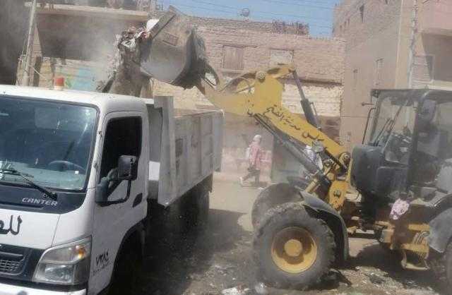 محافظ أسيوط: السكرتير المساعد يتابع حملة بقرية بني مر بالفتح ويتفقد مشروعات حياة كريمة | صور