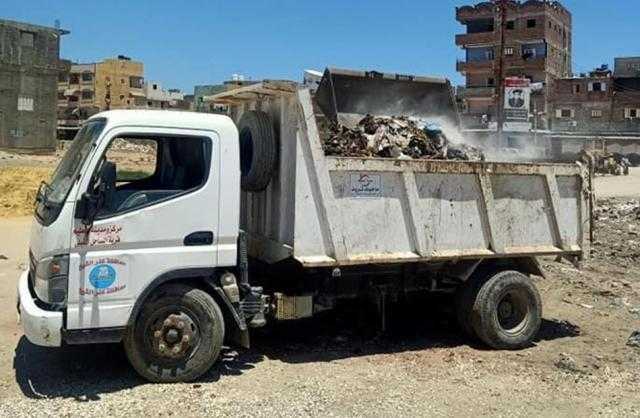 حملات لإزالة الإعلانات والإشغالات المخالفة والقمامة ببلطيم وقلين بكفرالشيخ | صور