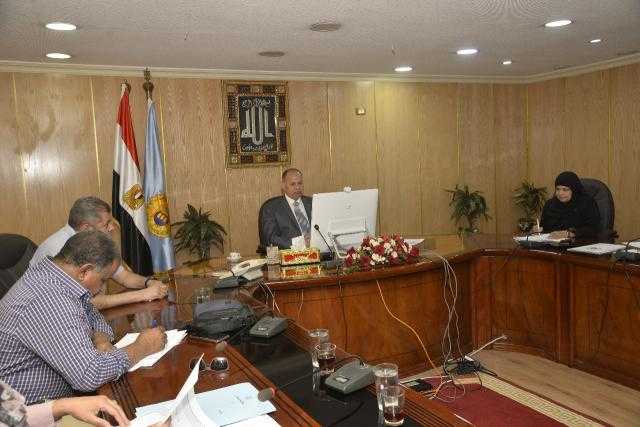 محافظ أسيوط يشارك فى اجتماع مجلس المحافظين لمتابعة موقف توريد القمح