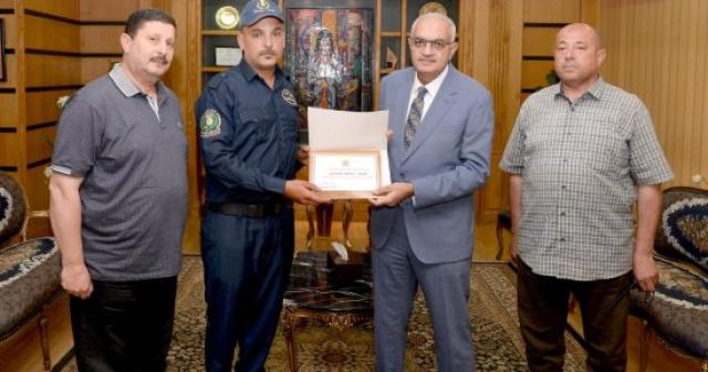 جامعة المنصورة تكرم فرد أمن حاول إنقاذ نيرة أشرف