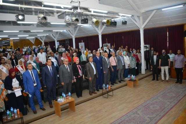 رئيس جامعة أسيوط يشهد حفل تنصيب مجلس اتحاد طلاب كلية الخدمة الاجتماعية