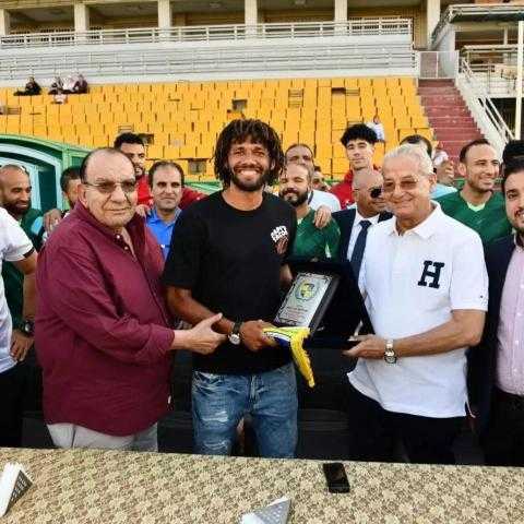المقاولون العرب ينظم ممرا شرفيا لمحمد النني.. تعرف على التفاصيل