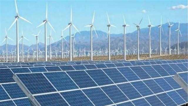 الكهرباء تستهدف إنتاج 10 آلاف ميجا وات من الطاقة المتجددة بحلول 2035