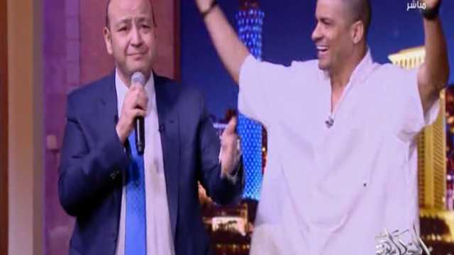 حسن شاكوش يعلم عمرو أديب الغناء الشعبي على الهواء.. والأخير: ”هنعمل دويتو قريب”