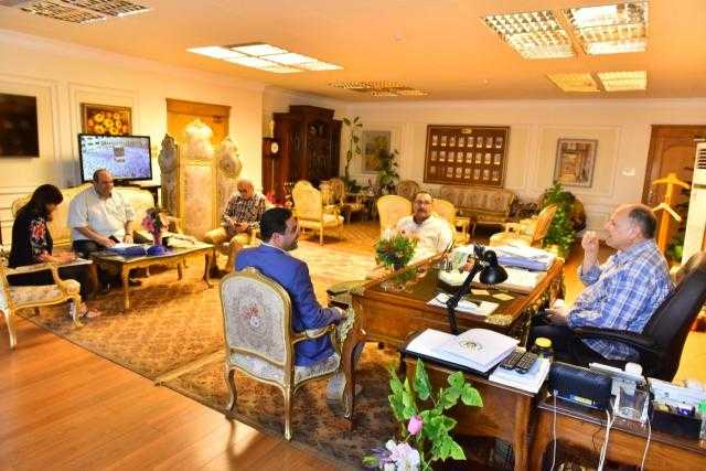 محافظ أسيوط يناقش إحلال وتجديد 19 مركز شباب بمنفلوط بتكلفة 72 مليون جنيه