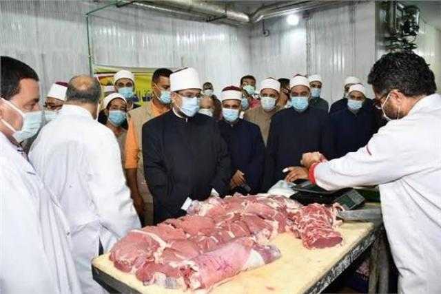 الأوقاف تبدأ توزيع 50 طنا من اللحوم على الأسر الأولى بالرعاية.. الأحد المقبل