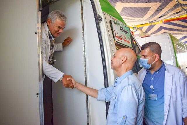 وكيل صحة الشرقية يتفقد القافلة العلاجية بالعاشر من رمضان.. صور