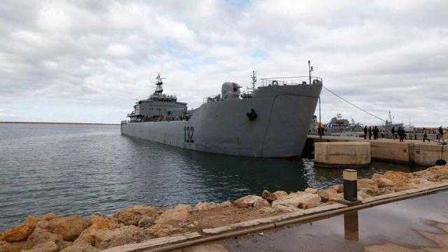 عمال الإنقاذ يبحثون عن 27 شخصا بعد تحطم سفينة في بحر الصين الجنوبي