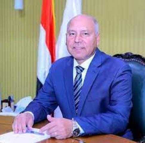 وزير النقل: تخفيض يصل لـ 50% في اشتراكات القطار الخفيف.. وتغليظ غرامة التدخين.. فيديو