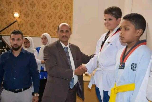مدير شباب ورياضة الأقصر يكرم الفائزين في بطولة الجمهورية للتايكوندو.. صور