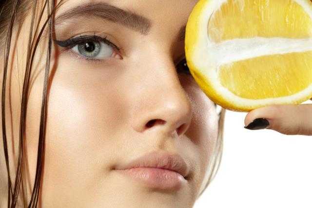 6 أضرار لعصير الليمون على البشرة