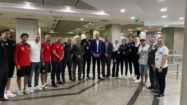 وزير الرياضة يهنئ منتخب التايكوندو بإنجازه في دورة ألعاب البحر المتوسط
