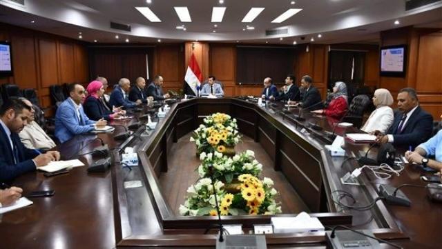 وزير الرياضة يبحث آخر استعدادات استضافة مصر لبطولة العالم للسلاح