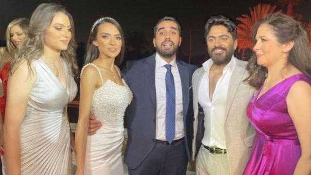 المنتج عصام إمام شقيق الزعيم يحتفل بخطوبة ابنته.. بحضور تامر حسني