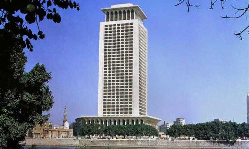وزير الخارجية يؤكد أهمية التعامل مع النزاع في السودان باعتباره شأنا داخليا