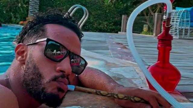 بالشيشة.. محمد رمضان يثير الجدل في أحدث ظهور