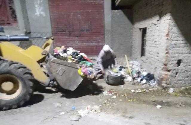 رفع 112 طن مخلفات من شوارع حوش عيسى فى البحيرة