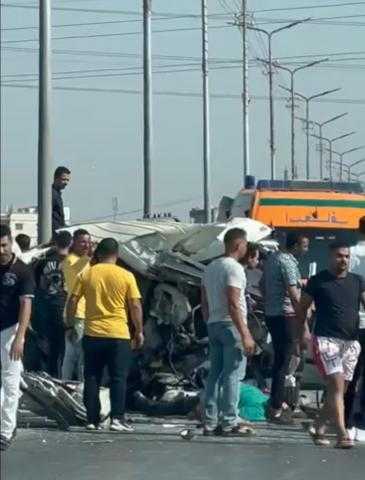مصرع 3 وإصابة 11 آخرين في حادث تصادم مروع بالشرقية.. صور