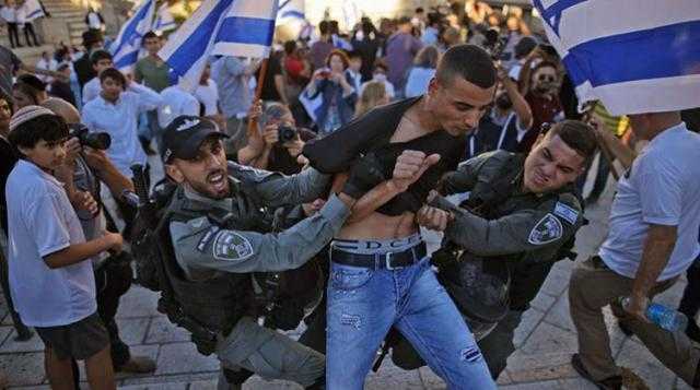 اعتقالات بالجُملة للفلسطينيين في الضفة الغربية
