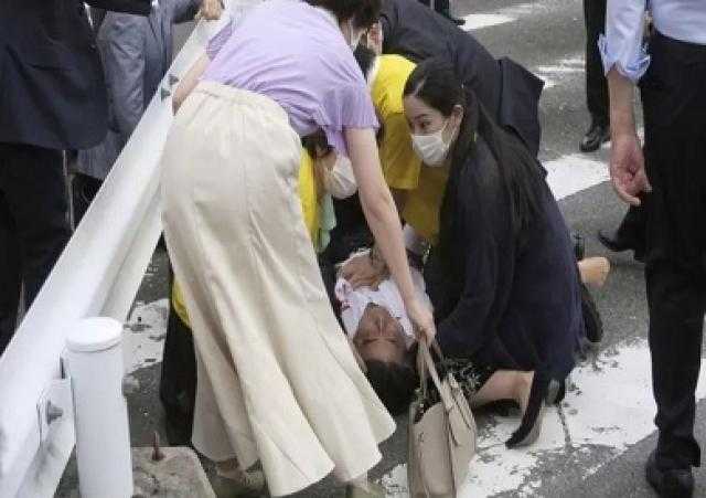 تونس تدين وتستنكر عملية اغتيال شينزو آبي