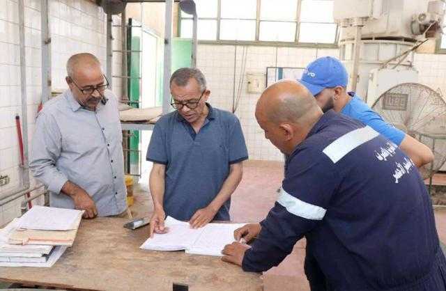 رئيس مياه الشرب بالبحر الأحمر بتفقد مواقع الشركة لمتابعة سير العمل خلال أيام العيد
